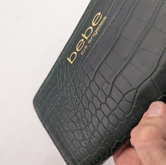 Bebe Evelyn Croco Zip Around Green Gold Wallet Wristlet Clutch - Picture 3 of 10